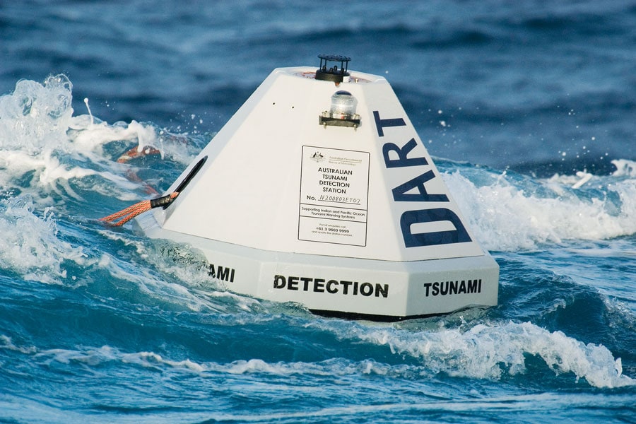 Easy-to-deploy mooring line on Tsunami detection buoy